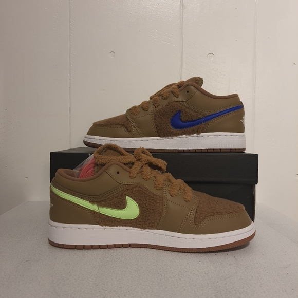 Jordan 1 low Teddy Bear 6.5Y/ 8 Womens - Picture 2 of 9
